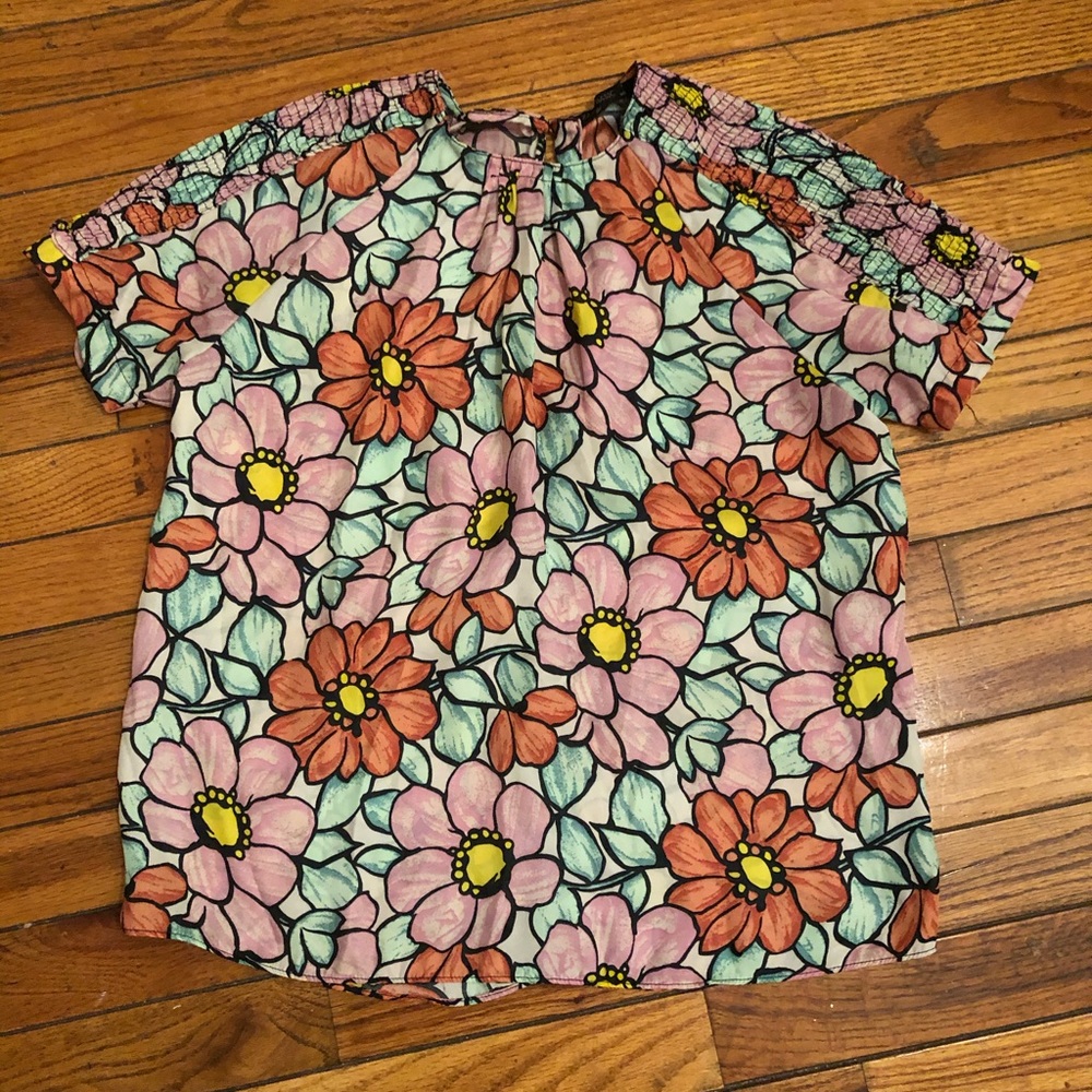 Floral short sleeved blouse